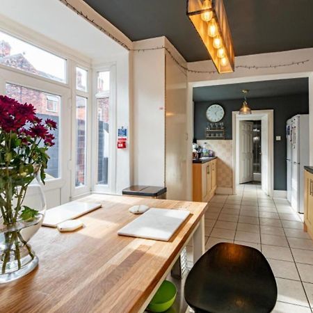 Stunning Victorian House Apartment Кингстън ъпон Хъл Екстериор снимка