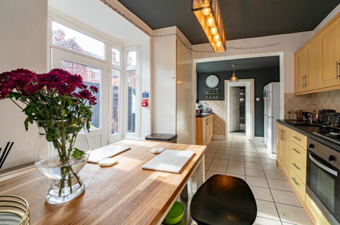 Stunning Victorian House Apartment Кингстън ъпон Хъл Екстериор снимка